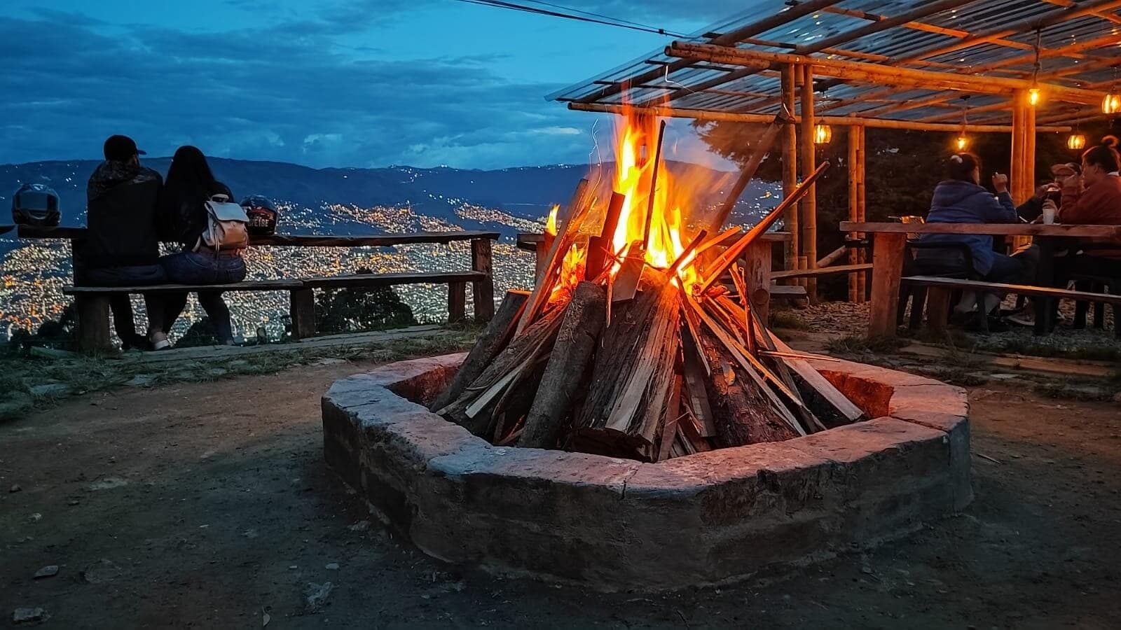 El emprendimiento paisa que resalta con tecnología y marketing los Miradores de Medellín