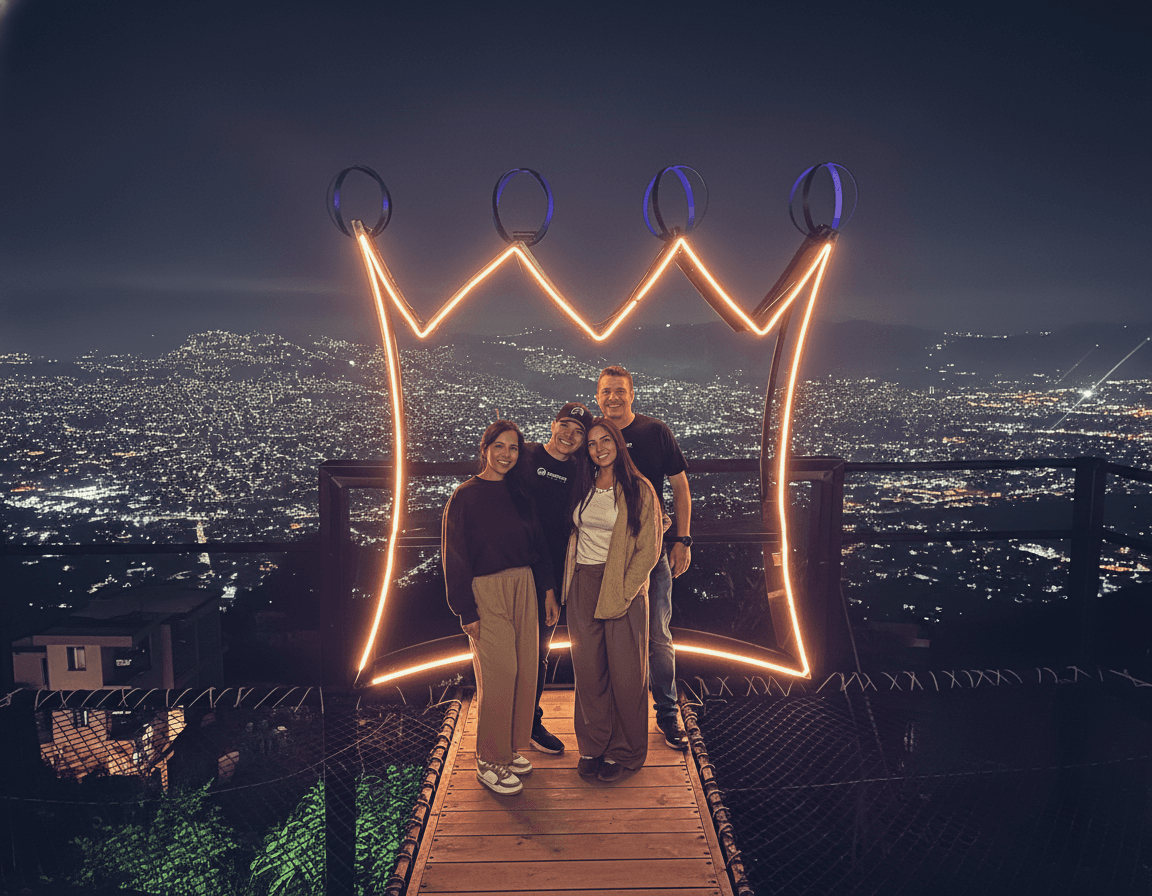Picacho: Medellín desde Arriba
