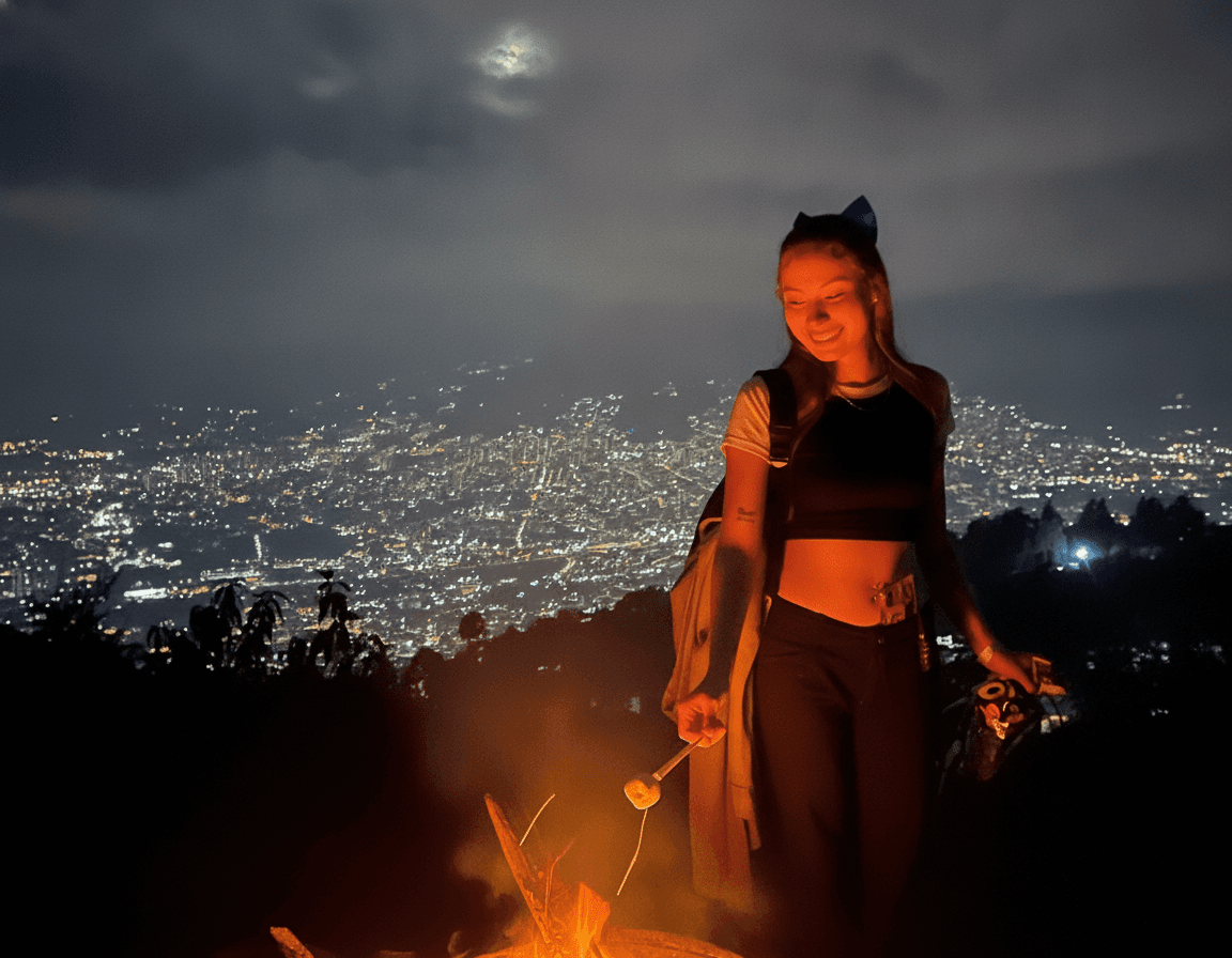 Caminata Bajo la Luna Medellín