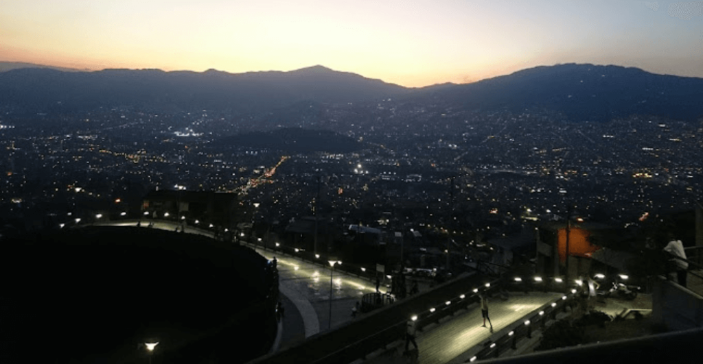 Vista panorámica de Medellín, hermoso atardecer